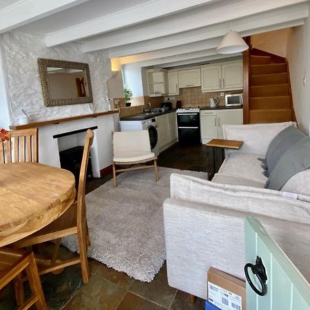 The Little Lighthouse - 2 Minutes From The Beach Pentewan Exteriör bild
